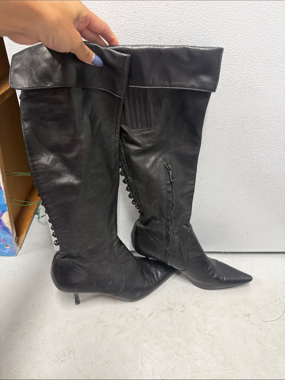 Black Leather Knee-High Pointed-Toe Boots Size 9.5 MAX STUDIO Back Buttons